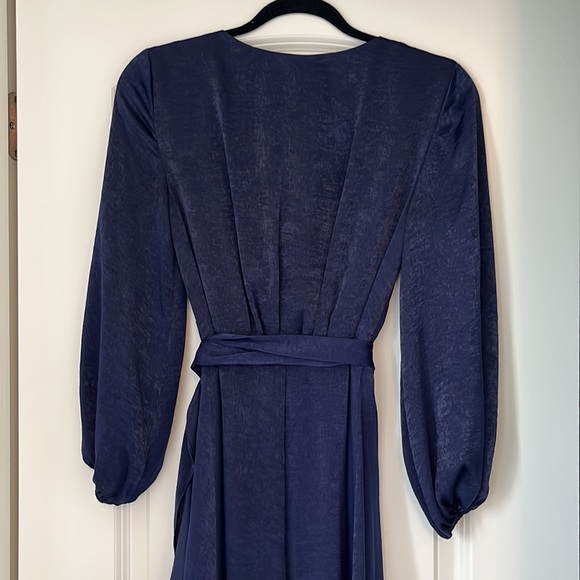 Gal Meets Glam Jennifer - Picture 6 of 6